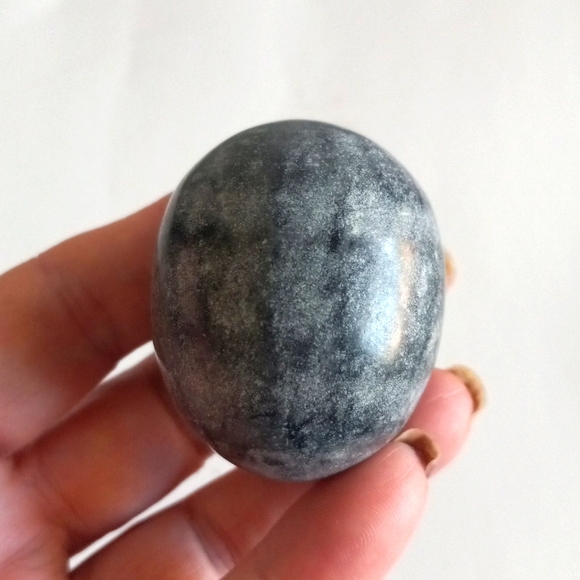 Blue Calcite Banded Crystal Egg. - Picture 4 of 10